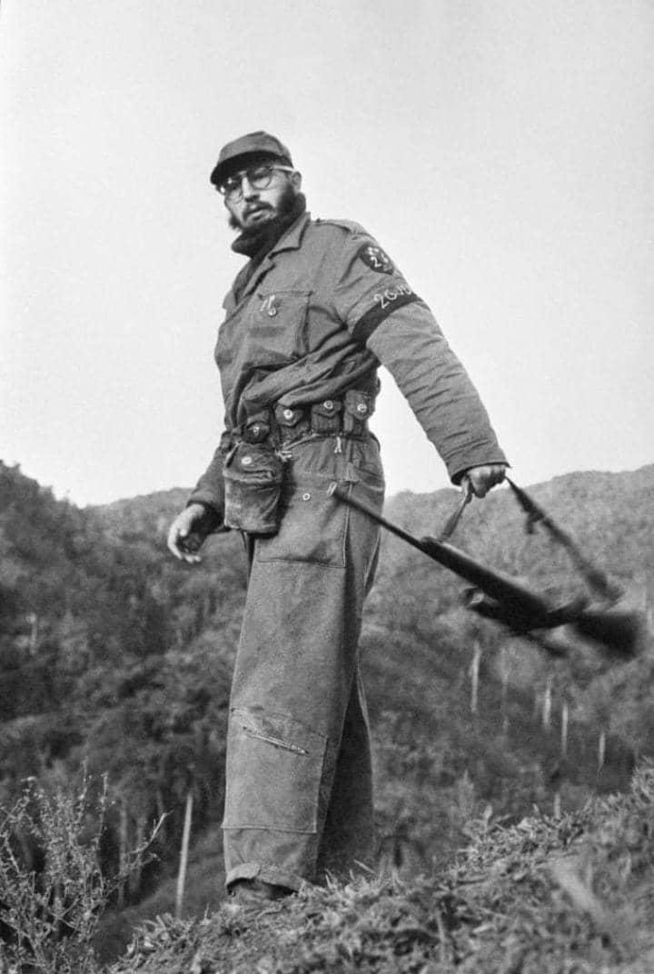 El 25/5/1958, se desata la ofensiva enemiga contra el Ejército Rebelde. Planearon dar el golpe de muerte a la guerrilla, el empeño terminó con una rotunda derrota. #CubaViveEnSuHistoria #TenemosMemoria <a href="/HospitalPs57596/">Hospital Psiquiátrico Docente Provincial SSp</a> <a href="/Barbara78904587/">BarbaraRojas</a> <a href="/LiannaMartnez/">Lianna Martínez</a> <a href="/EscobarNirma/">Nirma Escobar Cabrera</a> <a href="/MTrigueroCruz/">Modesto Triguero Cruz</a>