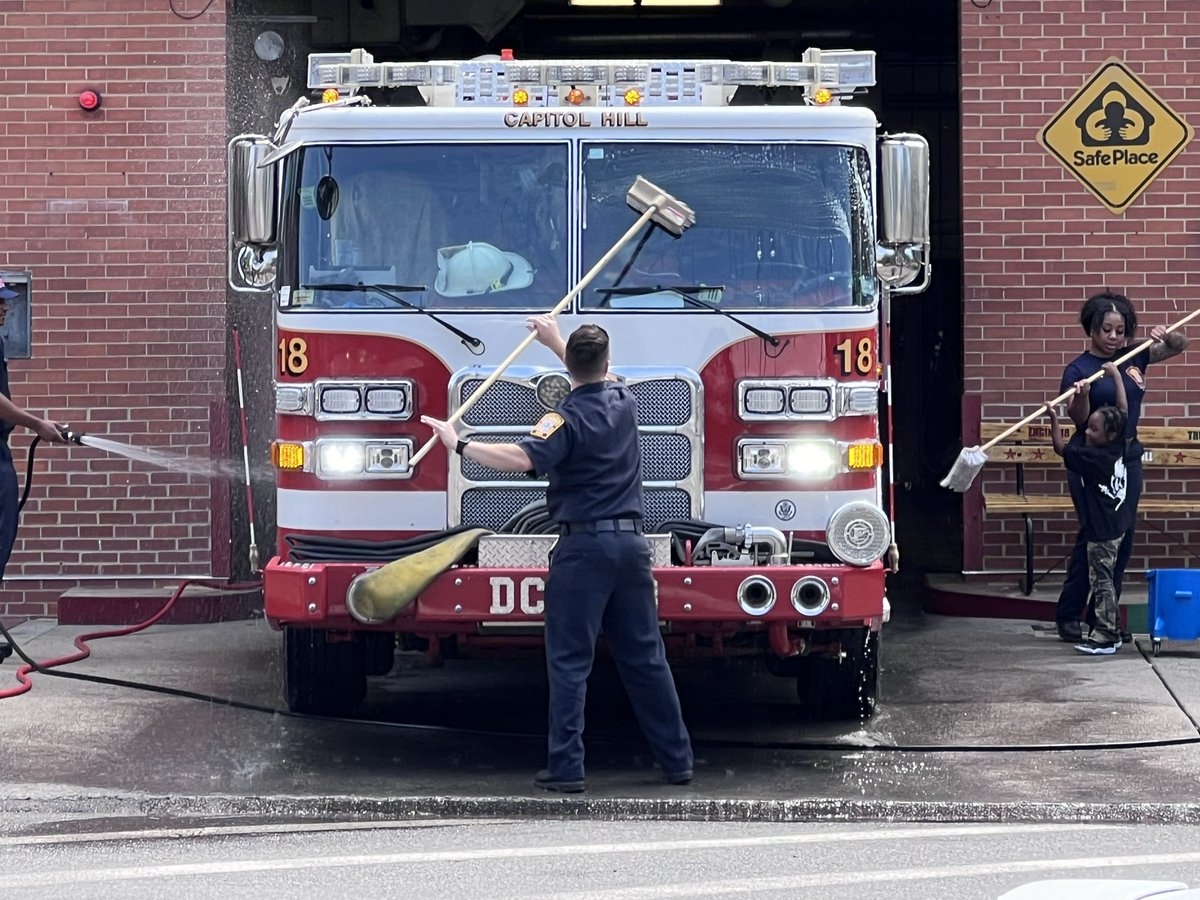 tmdenterprises's tweet image. DC’s bravest -  the family of engine 18 with a little help from a future lifesaver thank you DC fire fighters be safe!  @dcfireems #DCFD #engine18 #firetruck