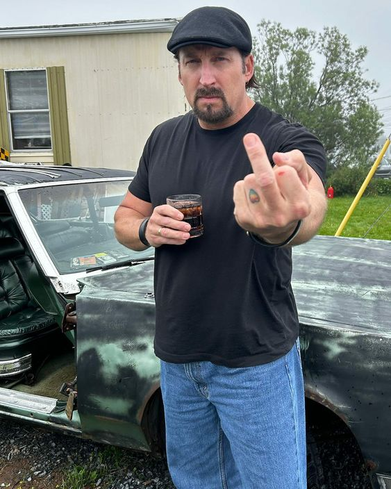 bubblezonbase's tweet photo. A message from Julian to all the "jeeters"

I'm picking up on this crypto slang and I'm starting to like it!

$BOB supply still on the books. Can't tell you for how long though. Better grab a dee-cent bag now! https://t.co/557cJpoQDN