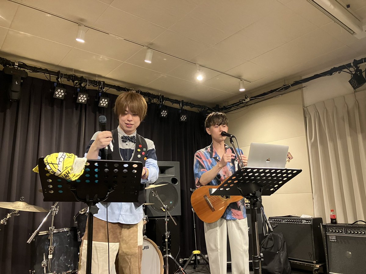 nao4nishina's tweet photo. お互いのカバー曲の披露☆彡古澤さんは『なんちゃってヒーロー』を、よししは『ラララリルレロラ』をそれぞれの色で届けてくれてすごく素敵でぐっと来た。知らなかった音楽を知れたり、好きな歌が増えたり、GOBを通して沢山受け取れた事、感謝の気持ちでいっぱいです✨#與那覇良大 #GOB #fullfullfull https://t.co/ofvfuMOohh
