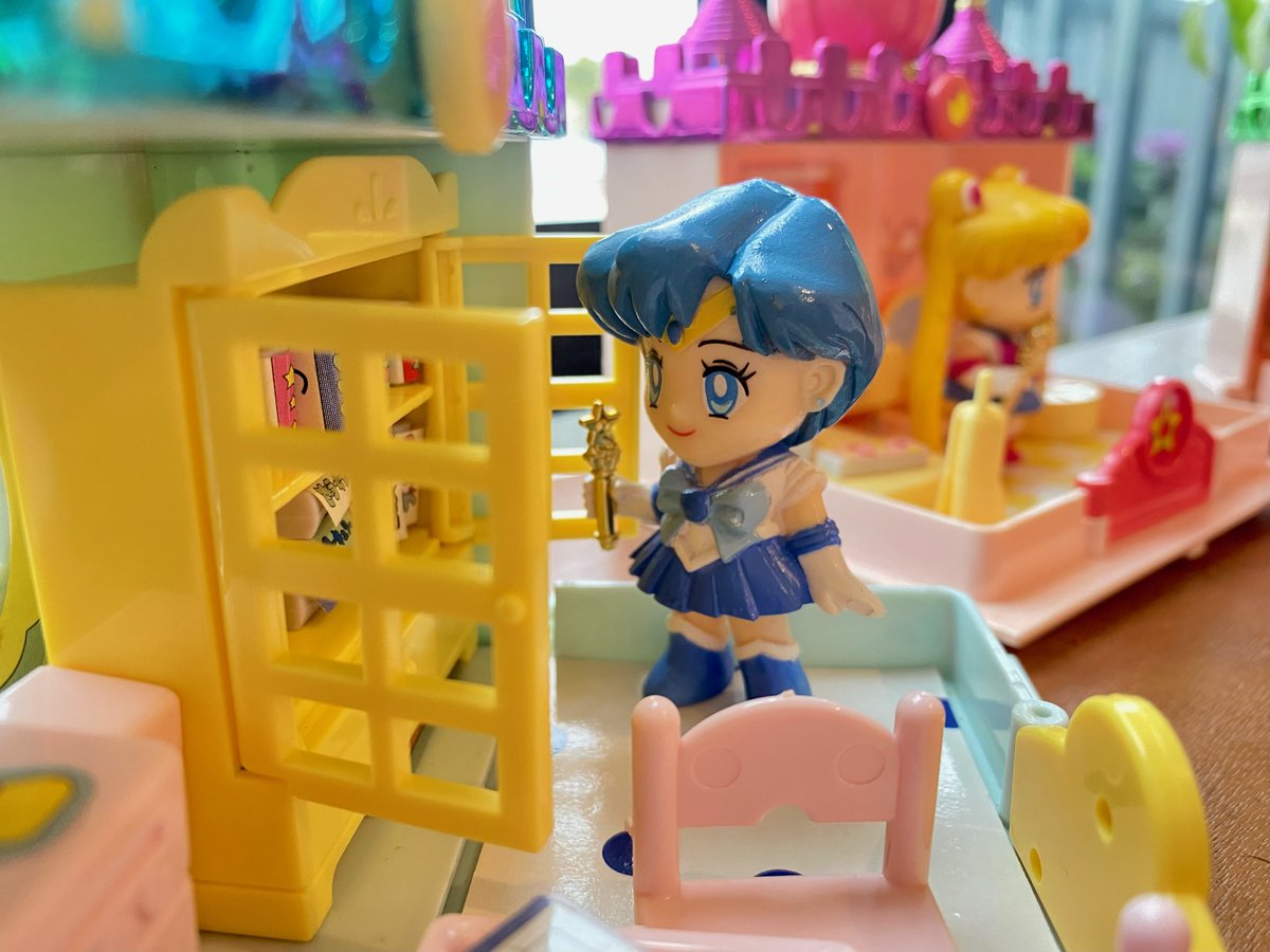 lavender_ram's tweet photo. ⭐️Sailor mercury doll house photo shoot⭐️

More at IG@moon_petite_shop
https://t.co/rNbBqQqmM1 via @Etsy 

#sailormercury #sailormoontoys #vintagetoys #dollhouse #sailormoon #vintagetoyshop #sailormoontoyshop #vintageforsale #sailormoondollphoto #sailormoonfigure #toycollection https://t.co/0dI51IDfTV
