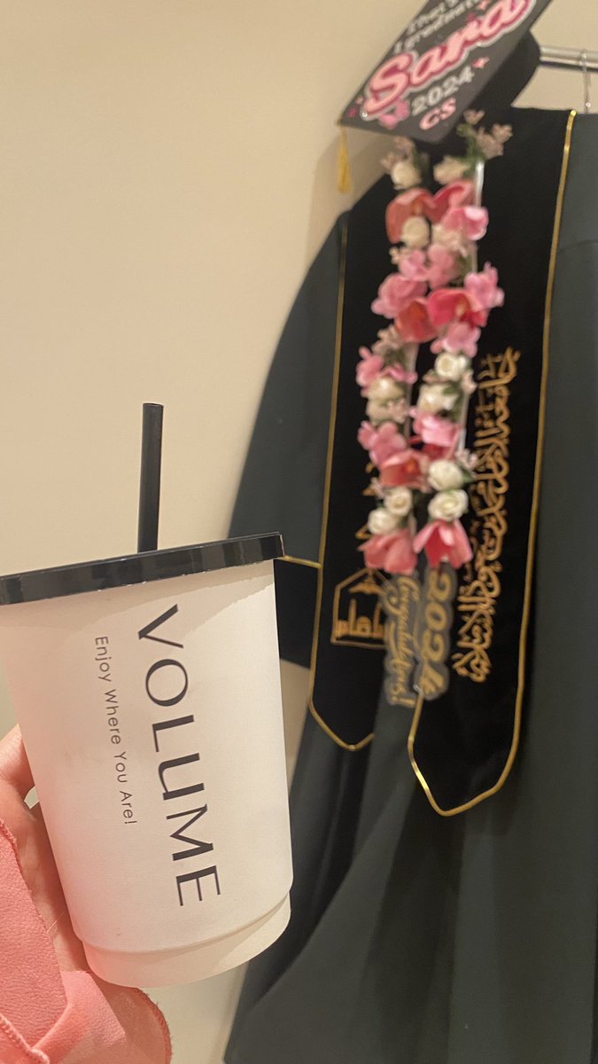 iisqdr's tweet image. ( وَآخِرُ دَعْوَاهُمْ أَنِ الْحَمْدُ لِلَّهِ رَبِّ الْعَالَمِينَ ) 
الحمدلله الذي يسر البدايات و بلغنا النهايات

بفضل من الله وتوفيقه تخرجت من مرحلة البكالوريوس في تخصص علوم الحاسب من جامعة الامام محمد بن سعود 
اللهم انفعني بما علمتني وزدني علمًا .

✨مــســك الـختــام ✨