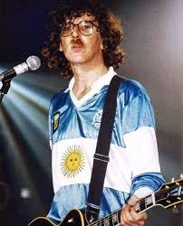 Morning 🎧
#CharlyGarcía
Revolution rock! 🇦🇷