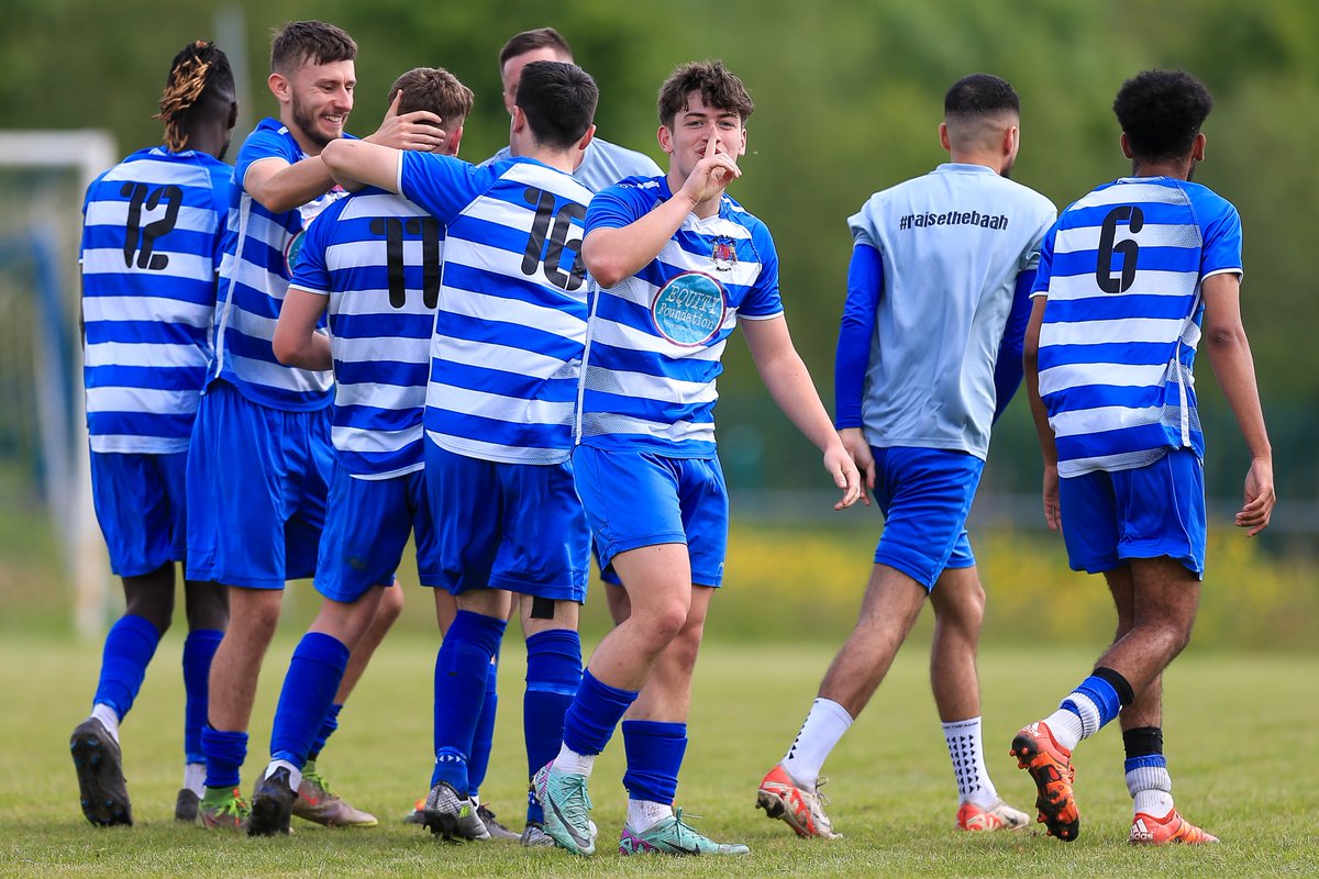 PerryDobbins1's tweet image. In the @ArdalSouthern East today @TreharrisAthFC scored in the 90th minute to secure a 3-3 draw against @TredegarTownFC. Image - @TreharrisAthFC players celebrate their third goal.