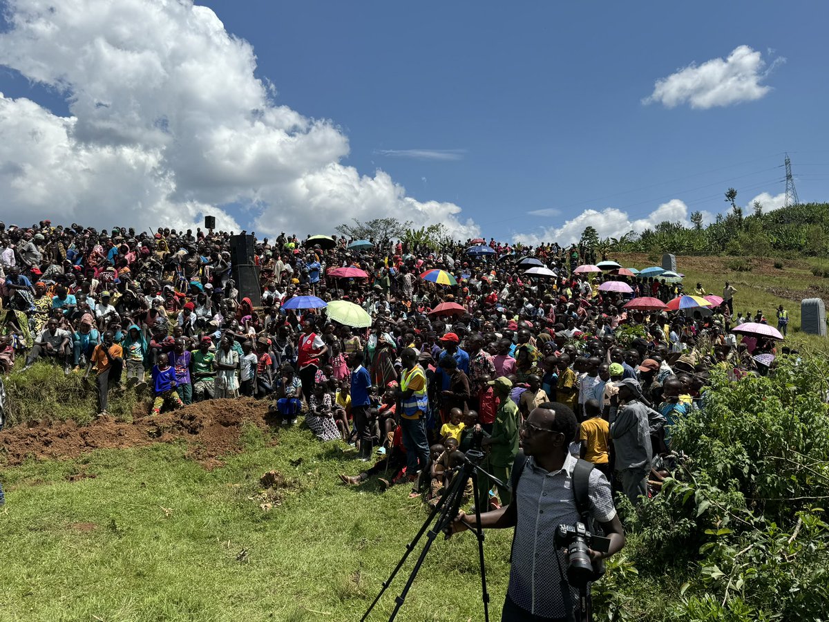 Today @IucnRwanda joins residents of Ruhango, Nyamagabe & Karongi Districts in Umuganda Day. The special community work #Umuganda was organized at the launch of Environment Week in Rwanda ahead of #WorldEnvironmentDay which will be celebrated on June 5.