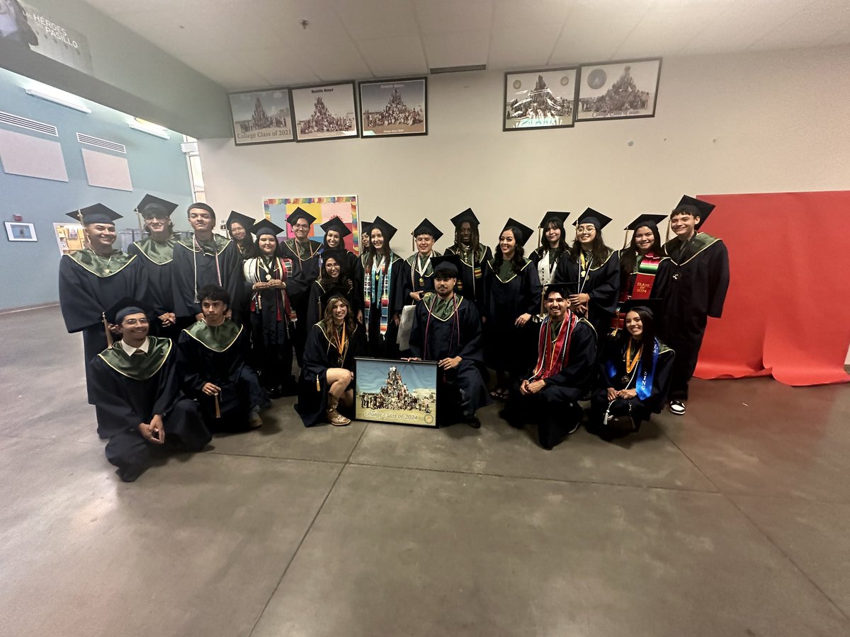 RAESPrincipal's tweet photo. Grad Walk for Atrisco Heritage. Our students were so proud of these graduates!🩵🧡 https://t.co/vUdZMP427R