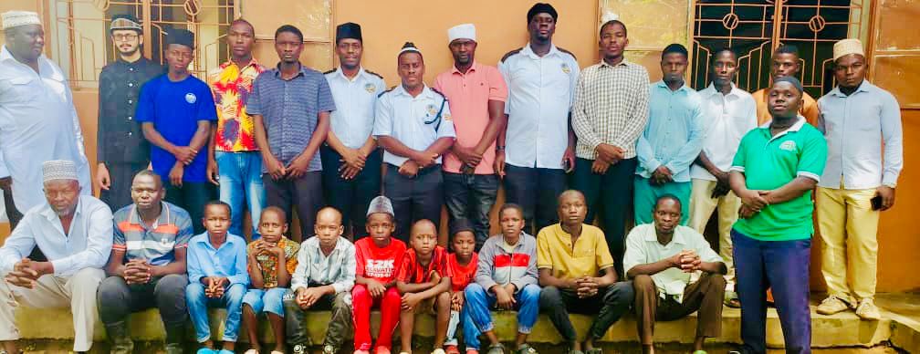 15/19
#Date: 25/05/2024
Earlier today Sadr Sahib and his team attended  Mbale regional Ijtma at Mbale Qi'adat as he was mobilizing and sensitizing  Khuddam plus Atfal for the forthcoming National Ijtma at Seeta 2024.
#EasternUganda🇺🇬 
#Seeta2024
#NationalIjtma2024
#Peace #Islam