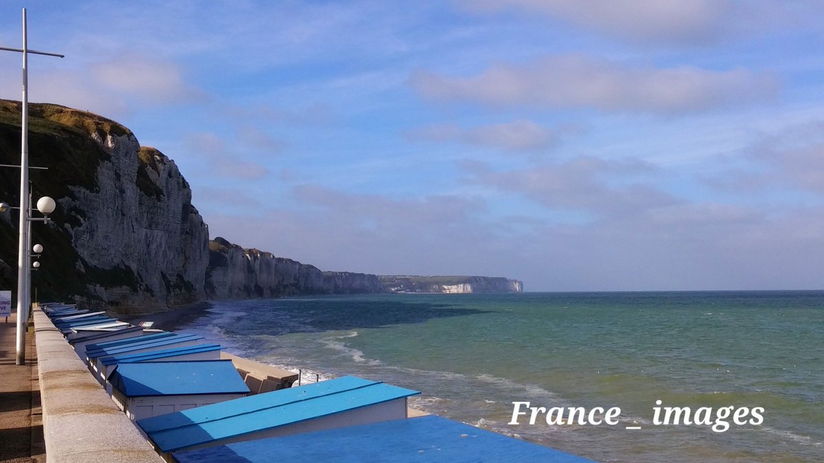 The beach at #Fecamp in #Normandy #France 🇨🇵 #travel our #PhotoofTheDay buff.ly/3UwMmG4