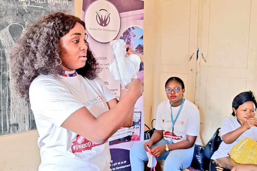 _V4Dev_'s tweet photo. #MHDay2024
Promoting #menstrual hygiene.
Learners from the Mfoundi WEFCs attended a training workshop on making reusable #hygienic pads from May 24 to 25, 2024 at the Yaounde 2 WEFC.
#V4Dev #MINPROFF #UNFPA #UNWOMEN https://t.co/U5GNY6Xzvm