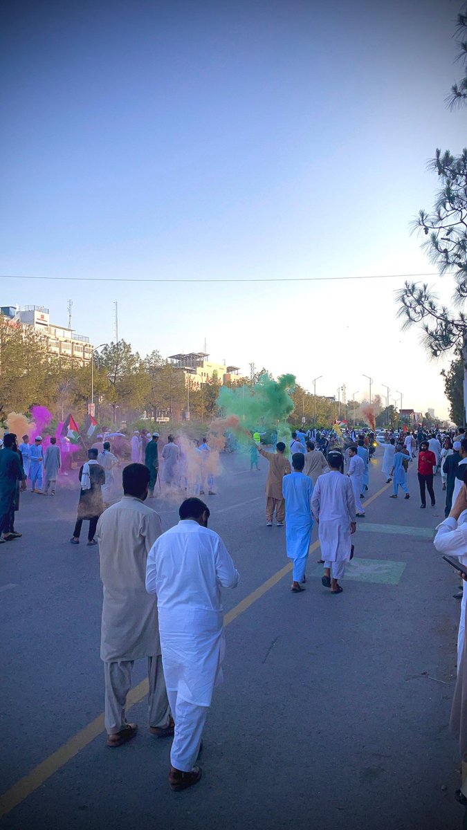 SaimaAtta4's tweet image. #ReachDChowkNow