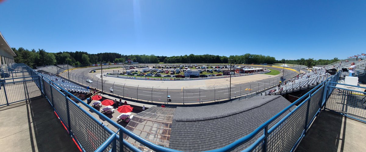 Back at @BerlinRaceway for a Memorial Day Celebration All the local series are in action, with the green flag dropping at 6:30p on @FloRacing floracing.com/events/1194939…