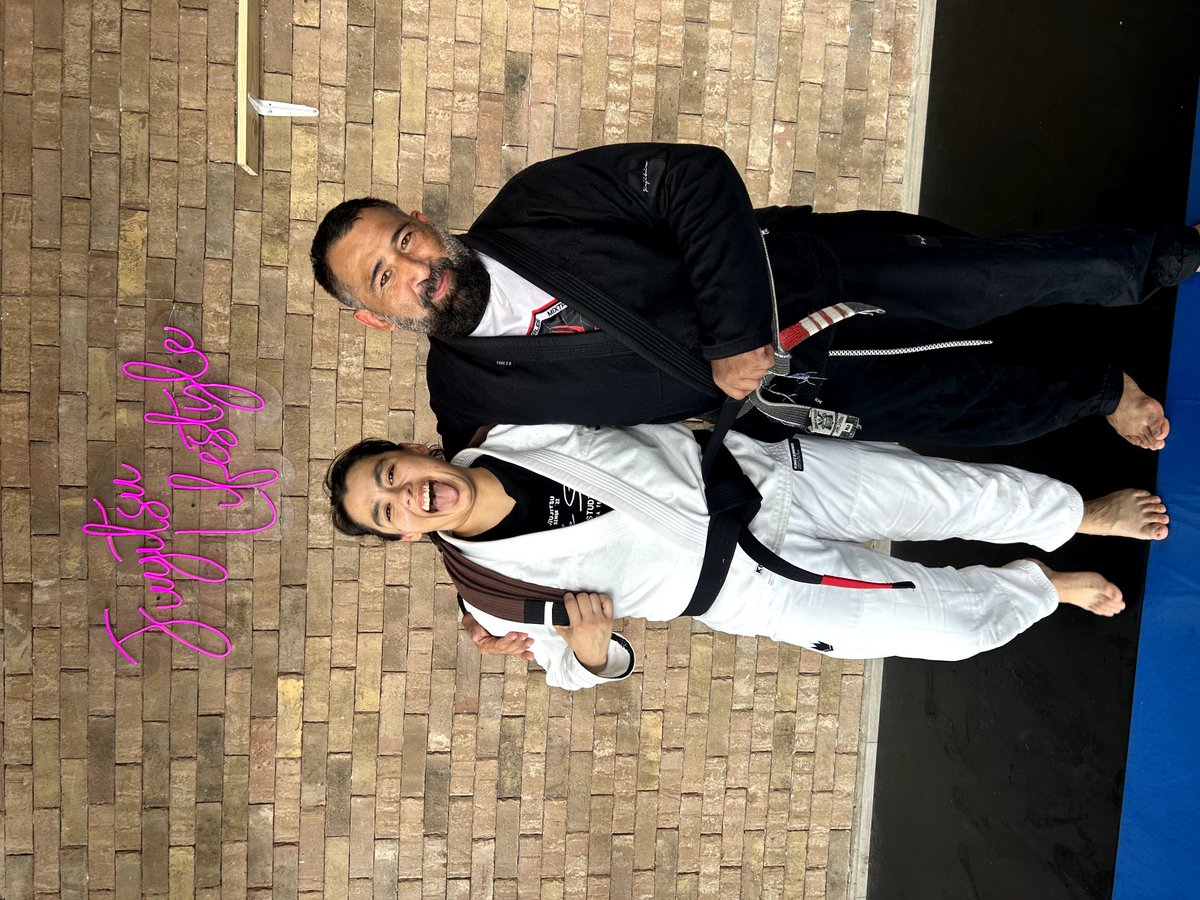 Rebvecka's tweet photo. Ya soy cinta negra en Jiujitsu, voy a estar insufrible 🤙🏼😎 https://t.co/RRgPJWgGqq