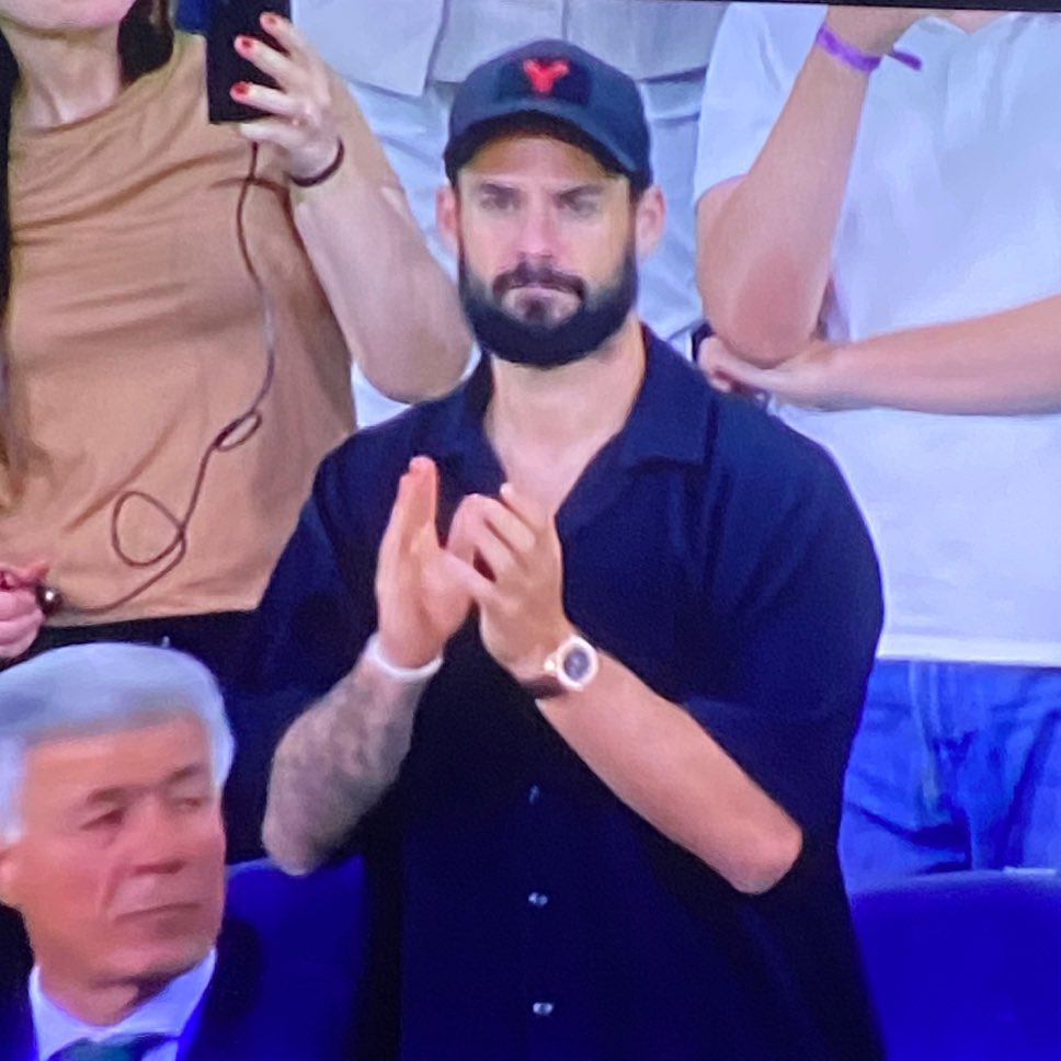 madrid_total2's tweet photo. Isco de pie ovacionando a Toni Kroos.

MADRIDISMO. 😭🤍 https://t.co/JSRRtR4mOu