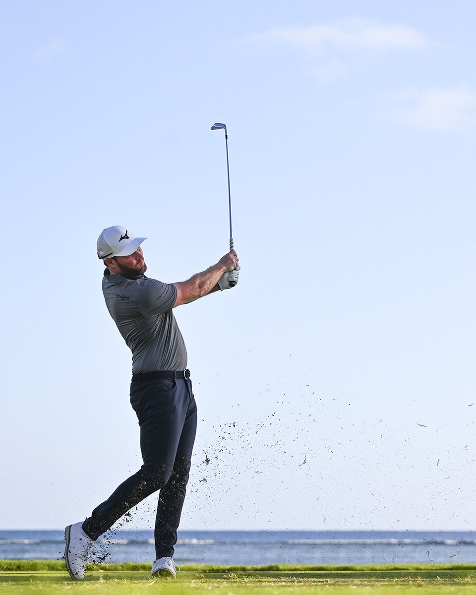 Titleist's tweet photo. We are heartbroken to learn about the sudden loss of Grayson Murray.

Our deepest condolences to his family, friends and the entire PGA TOUR community during this impossibly difficult time.

Rest in peace, Grayson. https://t.co/rSdLuLCKZR
