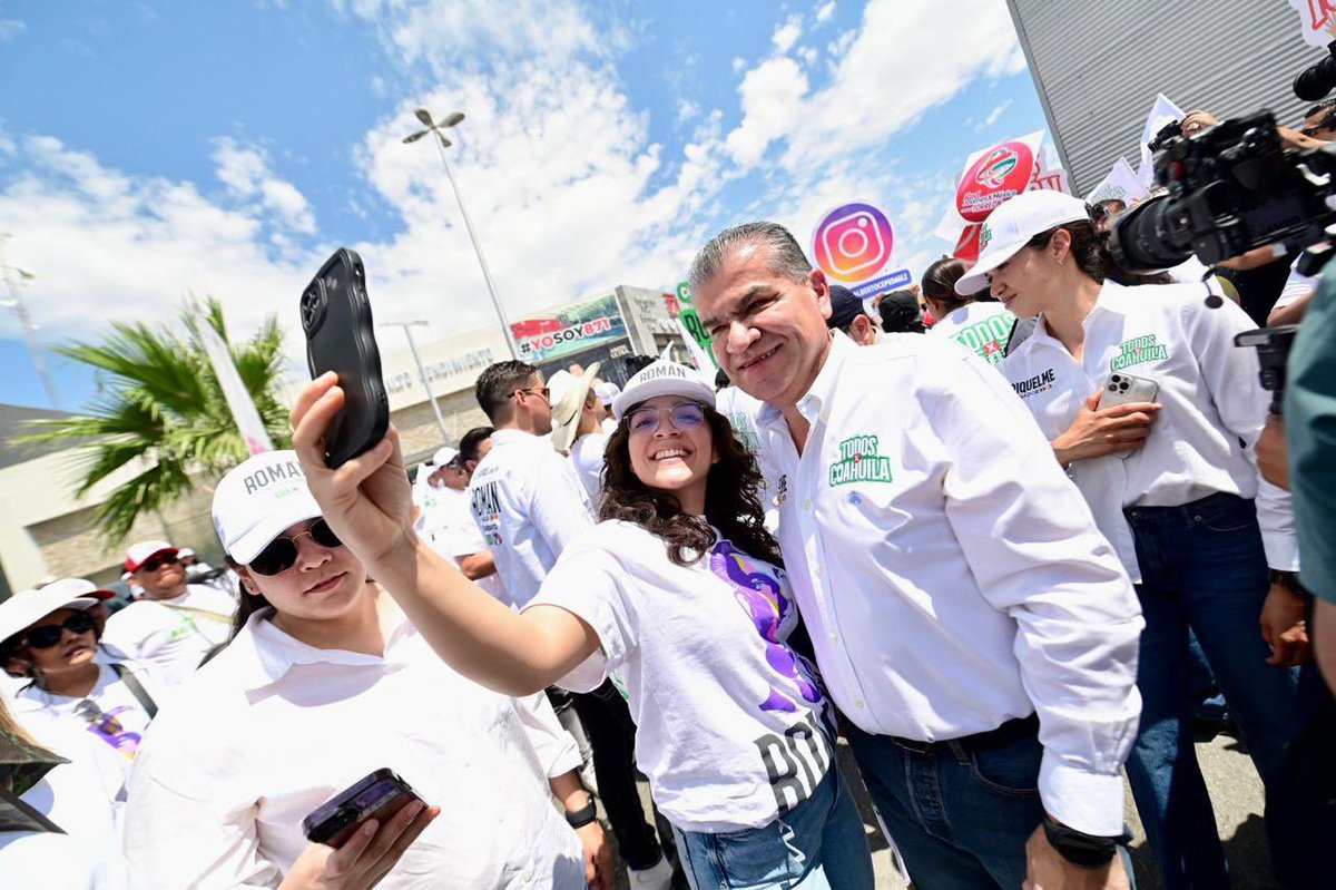 Hoy, en el Crucero del Triunfo se demostró que <a href="/RomanCepeda/">Román Alberto Cepeda</a> se queda y que juntos haremos equipo con la ciudadanía para que desde el Senado impulsemos políticas que beneficien a todos. (1/2)