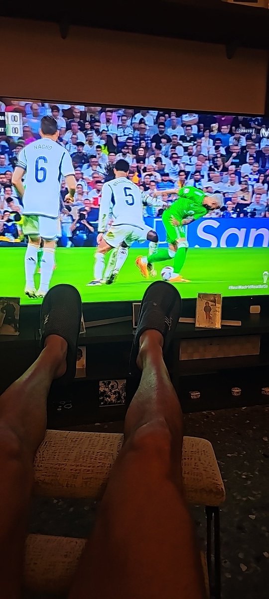 Farrokit's tweet photo. #realmadridrealbetis 
#REALMADRİD 
Casi dentro del estadio estoy... jejeje https://t.co/reejpITgBE