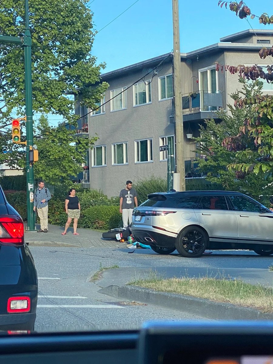 sgs525g's tweet photo. It was sad that it happened at the top of our  street https://t.co/Lf42FNWWeS