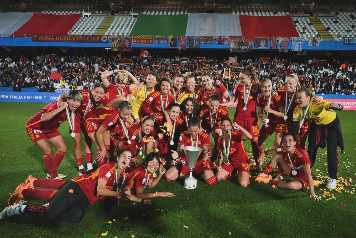 ʟᴀ ᴄᴏᴘᴘᴀ ᴛᴏʀɴᴀ ᴀ ʀᴏᴍᴀ 🏆 !! 💛❤️ @ASRomaWomen Grazie ai tifosi. Se non abbiamo mai mollato e ci abbiamo creduto fino all’ultimo secondo, è anche grazie al vostro incondizionato sostegno. #forzaroma #CoppaItalia #RomaFiorentina