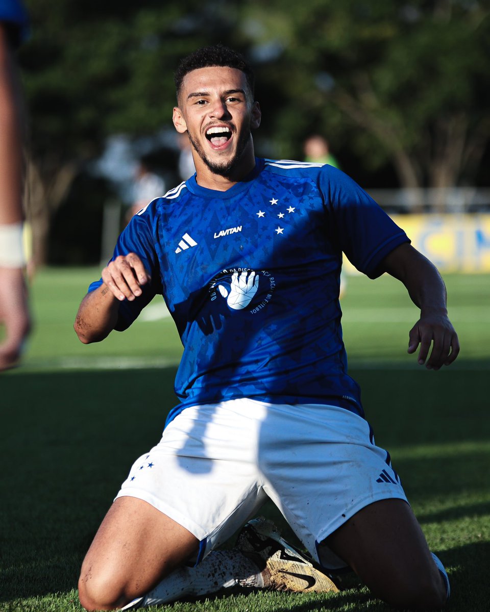 Vitória do Cabuloso! Na Toca 2, os #CriasDaToca golearam o Athletic, por 5 a 0, e mantiveram a invencibilidade no Mineiro Sub-20! ⚽️ Arthur Viana (2), Gui Meira, Tevis e Murilo Rodrigues marcaram os gols! Excelente resultado, Crias! 👏