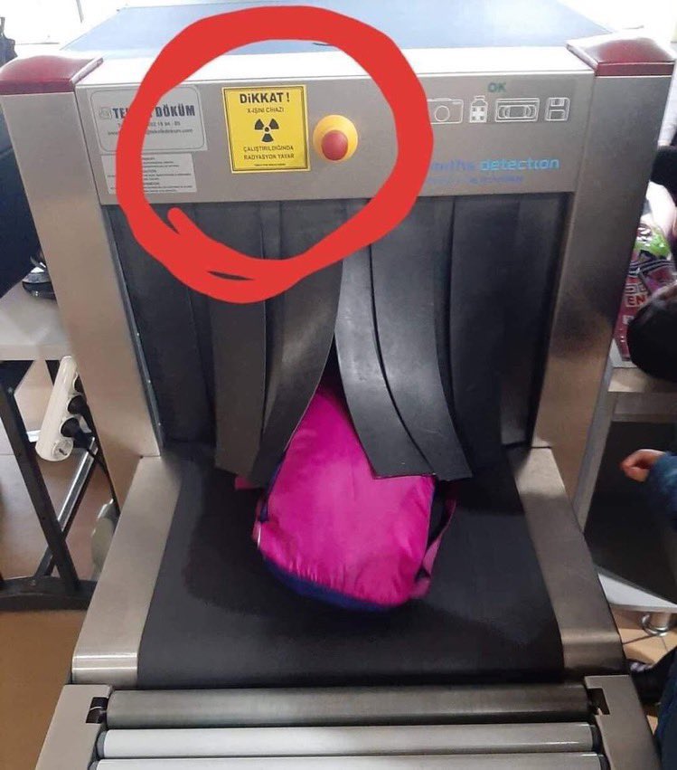 Bu fotoğrafı bugün spor salonuna girerken çektim. Uzun zamandır sizleri uyarmak istediğim bir konuydu. ++