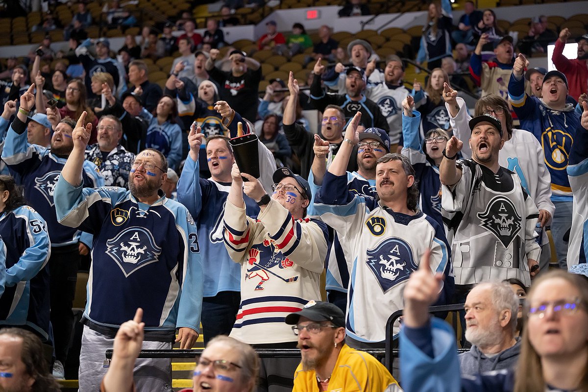 mkeadmirals's tweet photo. we need YOU to help us take Game 5 from the Griffins tomorrow night, #MILhockey!!

✨LIKE &amp; SHARE✨ this post and we might just message you with some tickets for tomorrow night’s face off 😎 https://t.co/ET4DSSHz4h