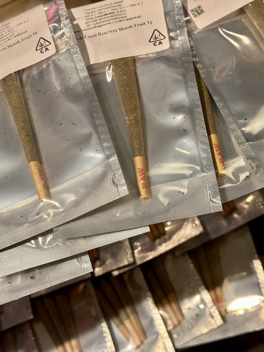 TheOtherGuysCa's tweet photo. Skunk fruit 😜
1g &amp; 3.5G available!!🍁💚
#Preroll #HeberCa #ImperialValley #Calexico #Mexicali #Yuma #Cannabis #Flower https://t.co/FomK5MOVzx