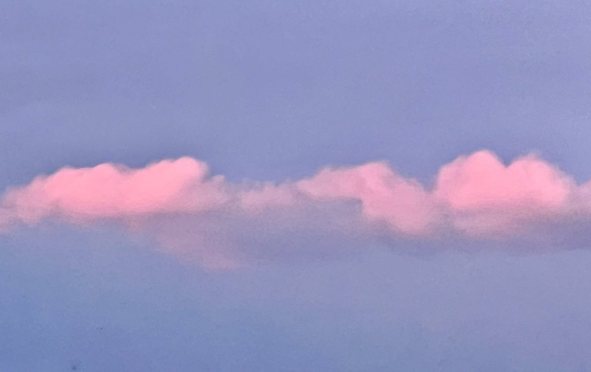 Pretty in pink… #Cloudage #NoFilter #Faeryland #Grasmere #LakeDistrict #Saturday #BankHolidayWeekend #loveukweather @ThePhotoHour @StormHour