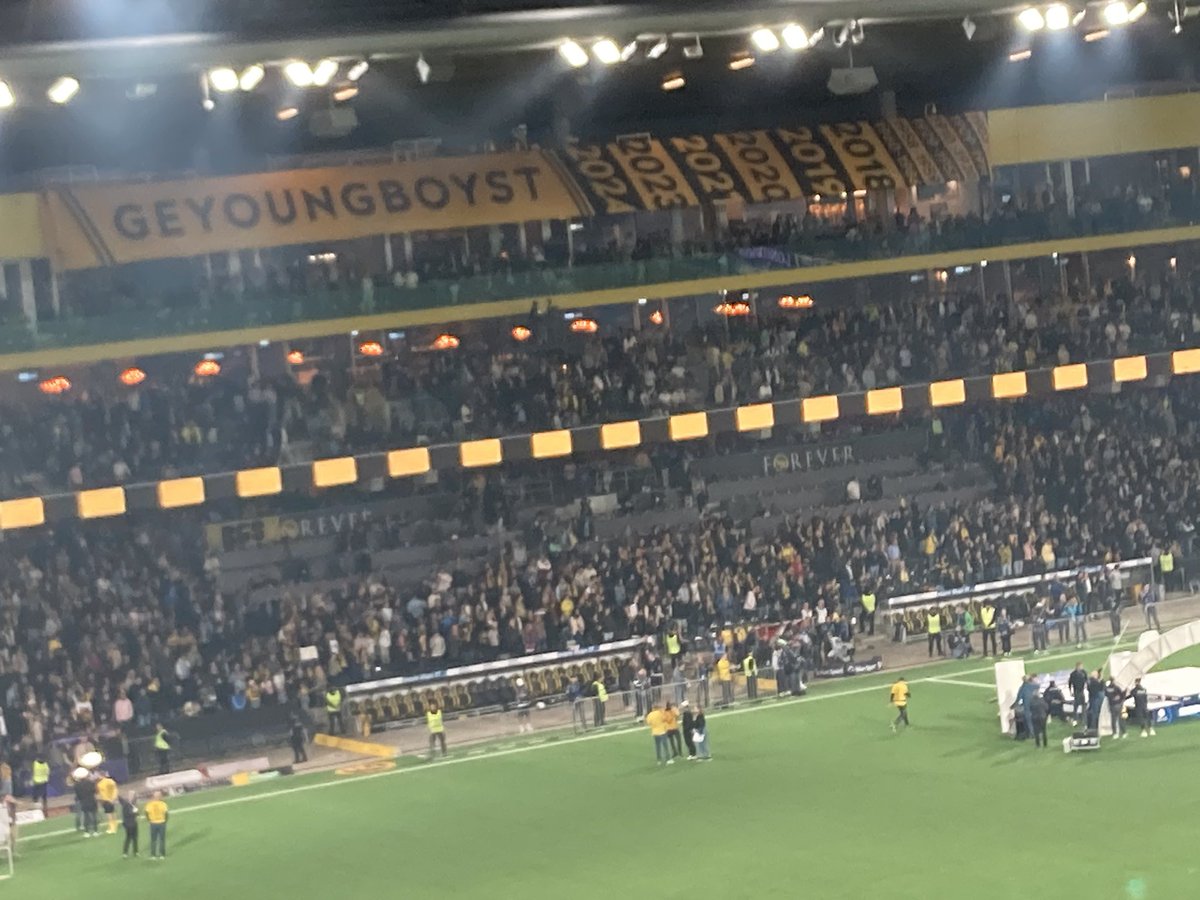 Schweizer Meister 2023/2024.  🏆 
#bscyb #ybforever