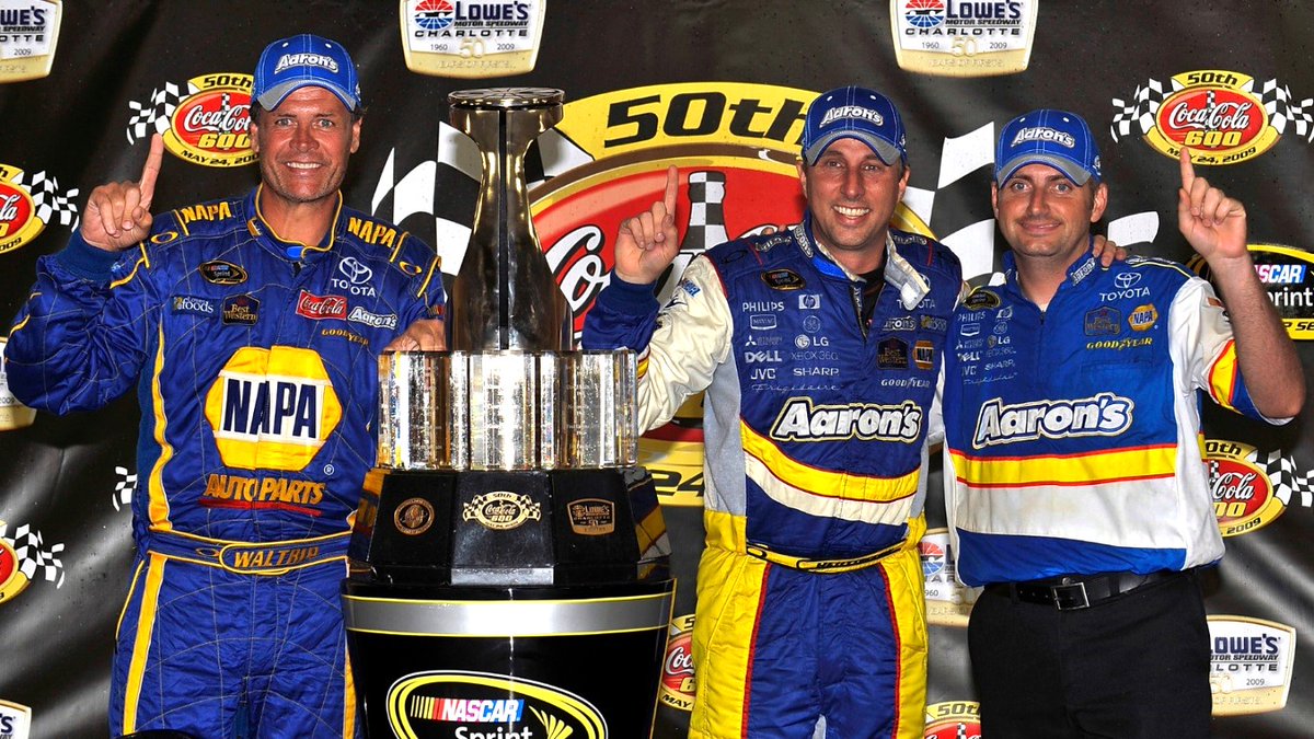 LegendsNascar's tweet photo. David Reutimann won the 2009 Coca-Cola 600 at Charlotte 15 years ago today. 🏁
It was his first career Cup series win. It was also the first Cup win for Michael Waltrip Racing and crew chief @RodneyChilders4.
#FirstTimeWinners 🏁 #CocaCola600 https://t.co/DsoURPtgXv
