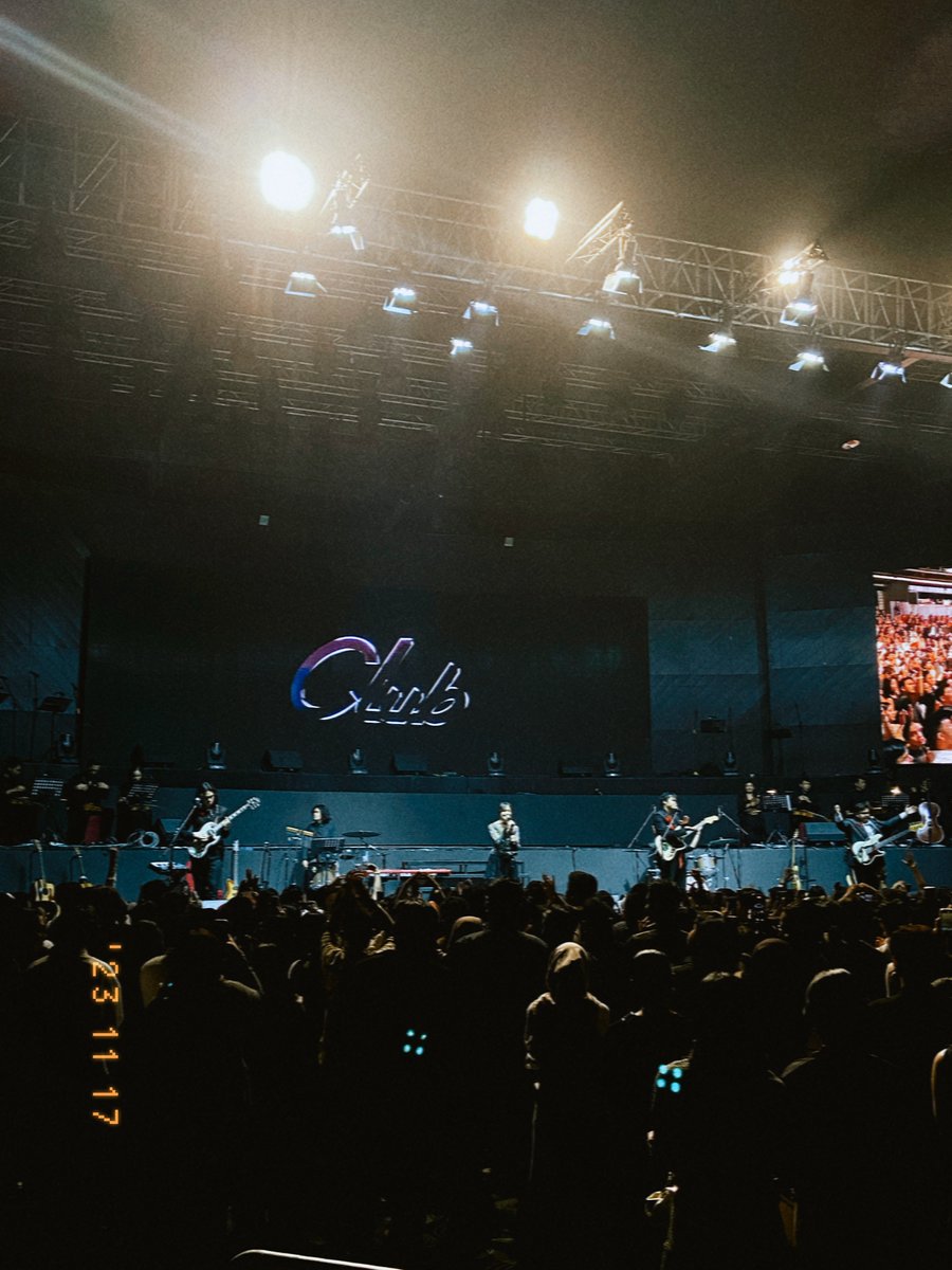 spreiji's tweet photo. releasing reality club last year concert dump. https://t.co/CtMceScrEP