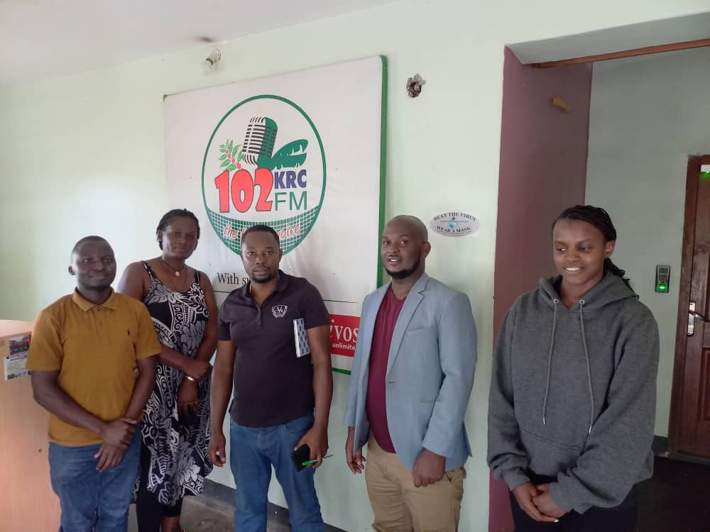 CefrohtUg's tweet photo. CEFROHT continues to create awareness on nutrition in Kabarole district sensitizing people about  nutrition. We have had two radio talk shows at Life FM and KRC FM. We highlighted the need to have a nutrient profile model to regulate marketing of unhealthy diets to children https://t.co/RqRxYWkW1S