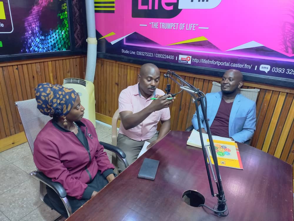 CefrohtUg's tweet photo. CEFROHT continues to create awareness on nutrition in Kabarole district sensitizing people about  nutrition. We have had two radio talk shows at Life FM and KRC FM. We highlighted the need to have a nutrient profile model to regulate marketing of unhealthy diets to children https://t.co/RqRxYWkW1S