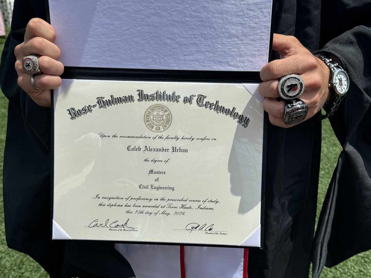 NatalieUrban3's tweet photo. Masters degree ✅ 
2x All-American ✅
School record holder in assists ✅
Rose-Hulman has been your perfect fit. Your determination in academics and athletics have set you up for the future ahead of you. We celebrate you today, tomorrow and the rest of our lives❤️ So proud of you! https://t.co/gtYrIK3Puw