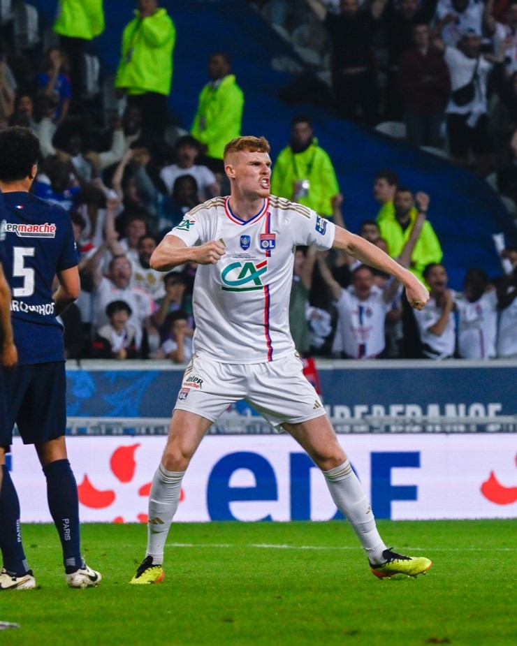What an unbelievable day for Irish goalscorers. Adam Idah with the winner in the Scottish Cup Final, Troy Parrott with a hat-trick in Holland and now Jake O'Brien has just scored against PSG in the French Cup Final. It's not all gloom and doom for Irish football. 🔥 ☘️