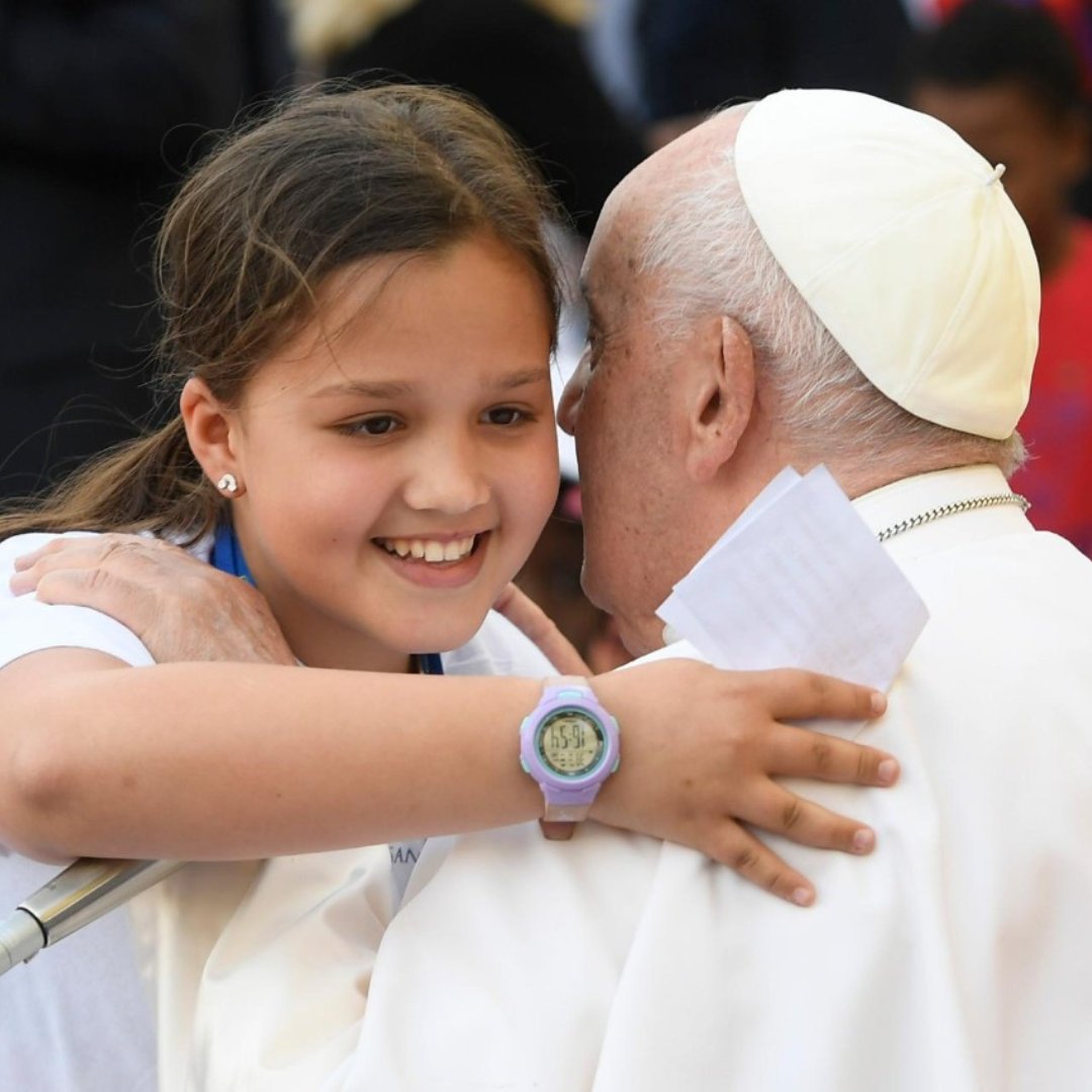 Some photos from the first World Children's Day, which brought together 50,000 young people in Rome's Olympic Stadium. More: vaticannews.va/en/pope/news/2…