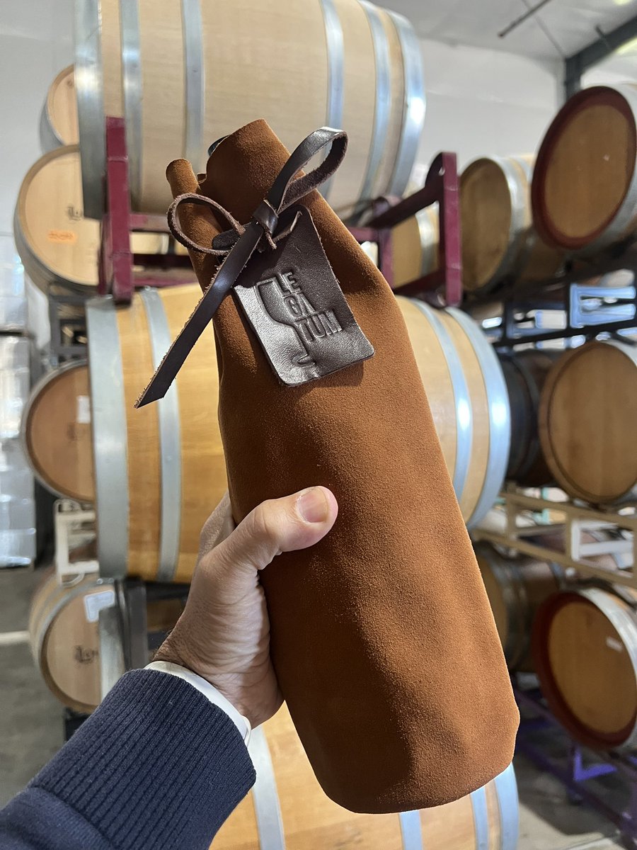 WineBlend's tweet photo. Magnum bottle sleeve! 
Argentinean DNA! 👌🏼🇦🇷💙 https://t.co/3p4ZdhlpYC