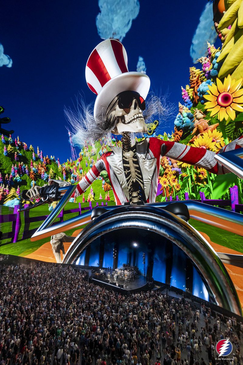 deadandcompany's tweet photo. Friday night done right at @SphereVegas! Who’s ready for round two tonight?! ⚡️⚡️

📸: Chloe Weir &amp; @JayBlakesberg https://t.co/1AICvLB9ZV