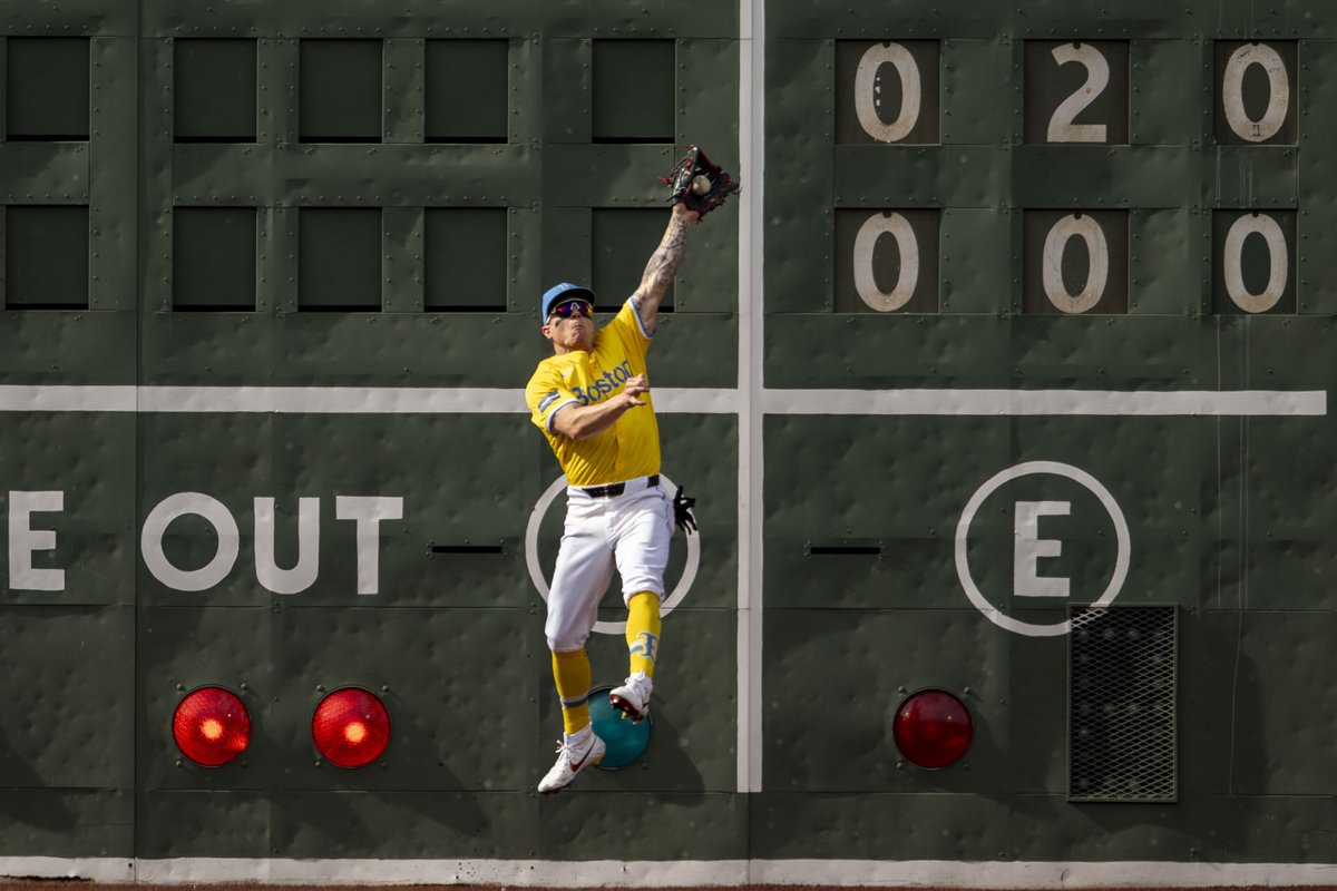 Pics that go hard. 👇