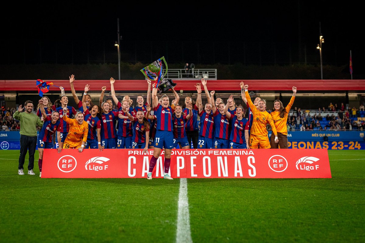 BarcaFem's tweet photo. 🏆 Supercopa
🏆 Liga F
🏆 Copa De La Reina
🏆 Champions League

HISTÒRI4 🔵🔴 https://t.co/IdFqxQtDOO