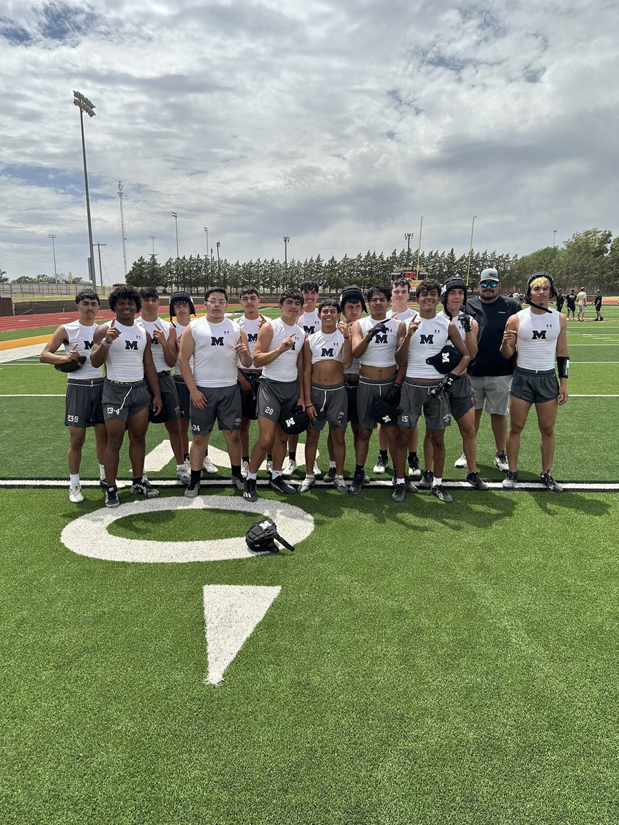 Coach_Richards1's tweet photo. The Mules qualified for state 7 on 7 today at Sudan. Proud of these kids and their determination. Thank you @DJDominguez_ for coaching our kids today. #MULEUP https://t.co/15DC6dRI80
