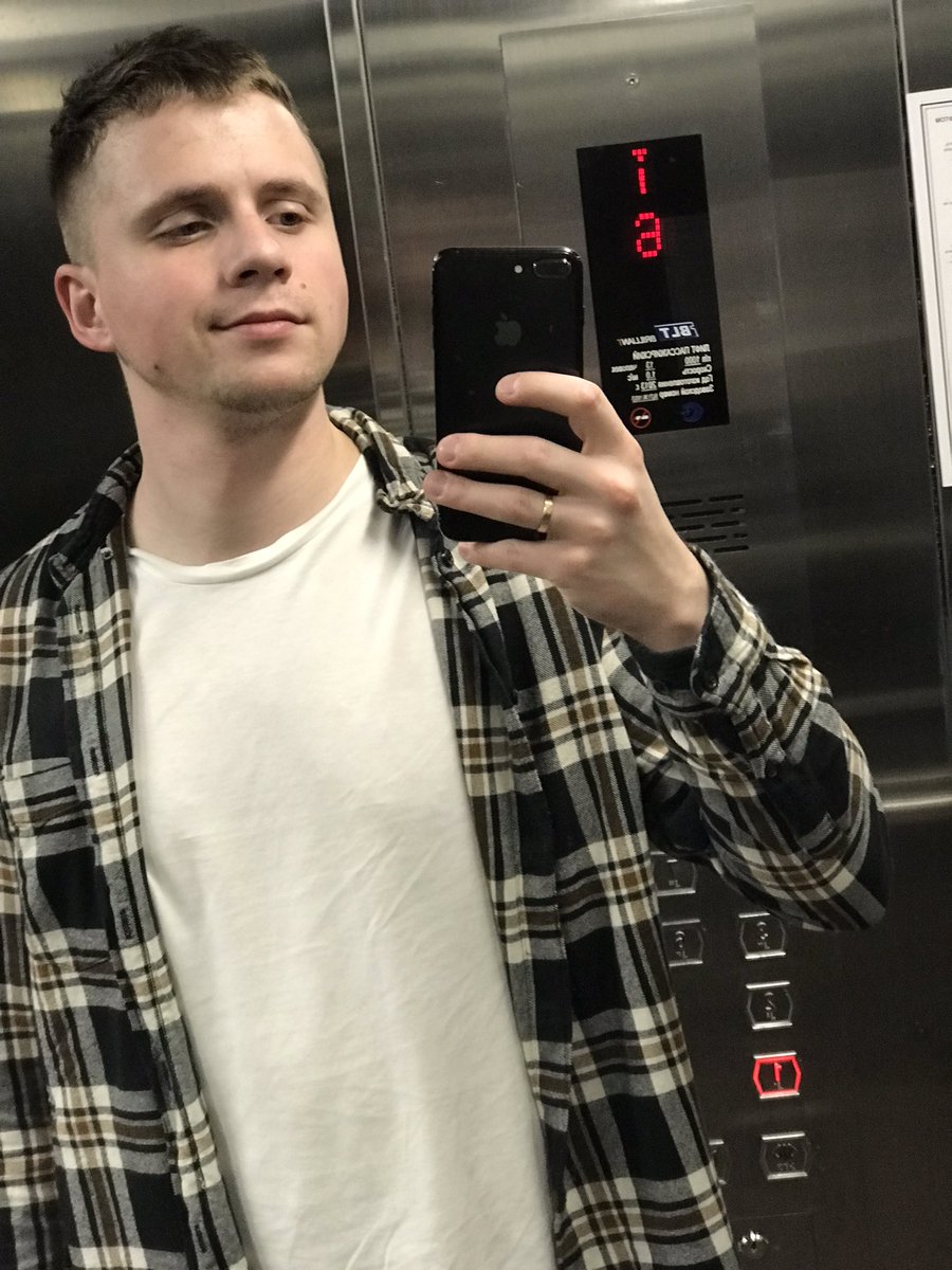 Начинал вести twitter (зачеркнуто) X 10 лет назад . 
Фото 1 - тогда 
Фото 2- сейчас 

Еще тучка и соскуфился