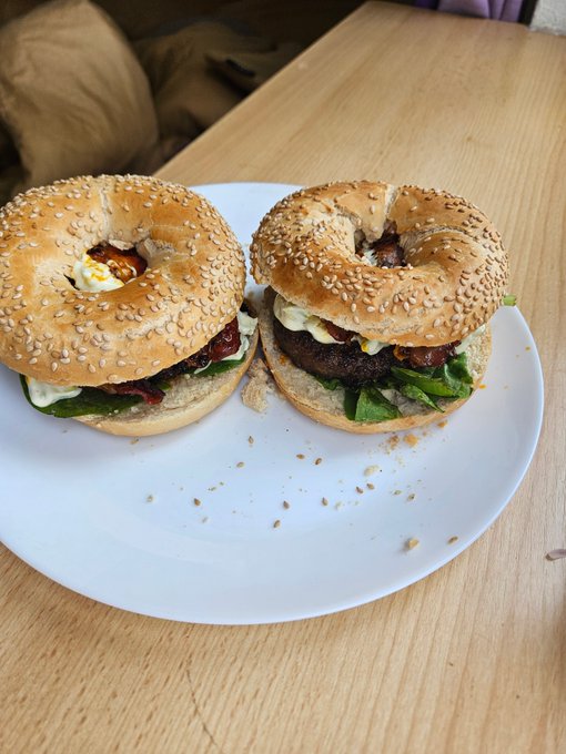 Can we take a moment for my lunch today, goddamn im good to myself. Like yall are in competition with<a href="/tag/ebonygoddess"class="tags"><span>#ebonygoddess</span></a><a href="/tag/paypig"class="tags"><span>#paypig</span></a><a href="/tag/humanatm"class="tags"><span>#humanatm</span></a><a href="/tag/humanwallet"class="tags"><span>#humanwallet</span></a><a href="/tag/findomnl"class="tags"><span>#findomnl</span></a>