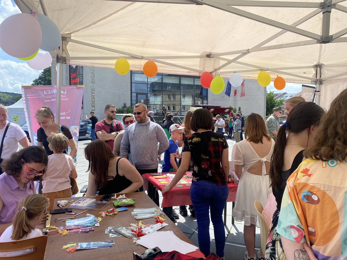 Une première journée très réussie pour la #fête de #Caudebec aux couleurs du #debarquement sous le grand #soleil. Beaucoup de monde pour se distraire s’instruire partager découvrir écouter de la bonne musique 🎶 Bravo <a href="/GaelleLapert/">Gaëlle</a> et les services municipaux 
A demain ! #80e