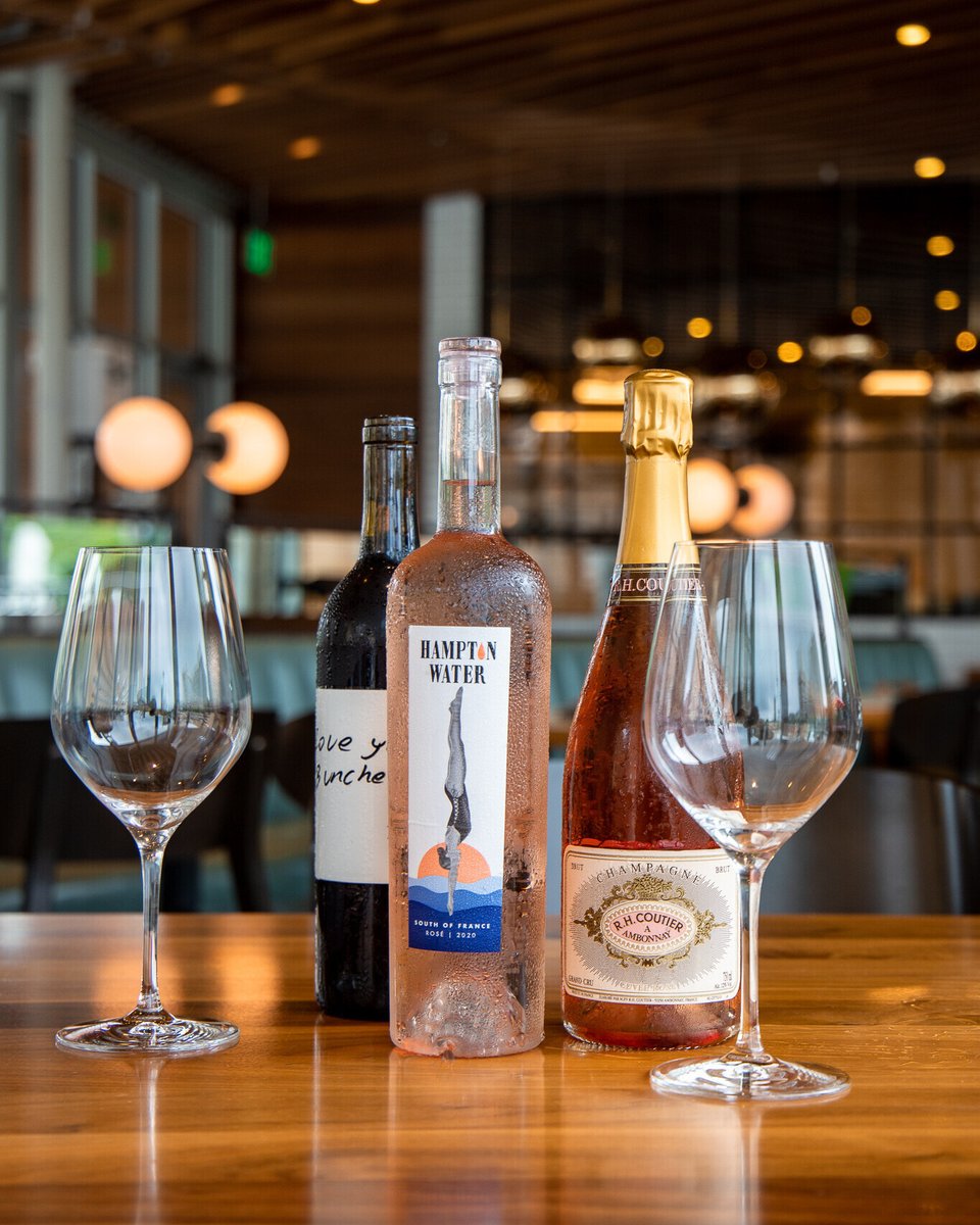 #LumenDetroit is ready for #NationalWineDay! 🍷🌇 From whites to old-world reds, they offer a variety of selections so everyone can have a glass to enjoy.

Make your reservation now: resy.com/cities/det/lum… 

#DTE #DowntownDetroit #DetroitMI @DowntownDet