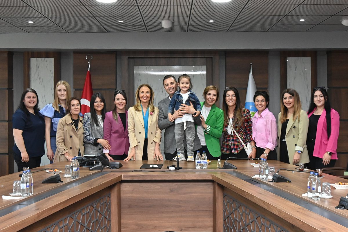 Kadın Kolları Genel Başkanımız ve Genel Başkan Yardımcımız Aylin Nazlıaka'ya ziyareti için teşekkür ediyorum.
