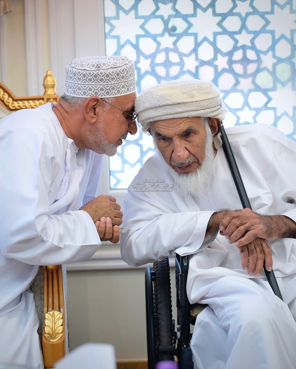rahman_alhinai's tweet photo. صغاراً وكباراً، نفيض لك حباً وتقديراً.
دمت لنا ذخراً وسنداً، يا عمنا العزيز قدْراً
#محمود_بن_زاهر 

*يتبع

#محمود_بن_زاهر_الهنائي
#الغافات #بلادسيت 
#سلطنة_عُمان #oman https://t.co/NLmJ0bH90G