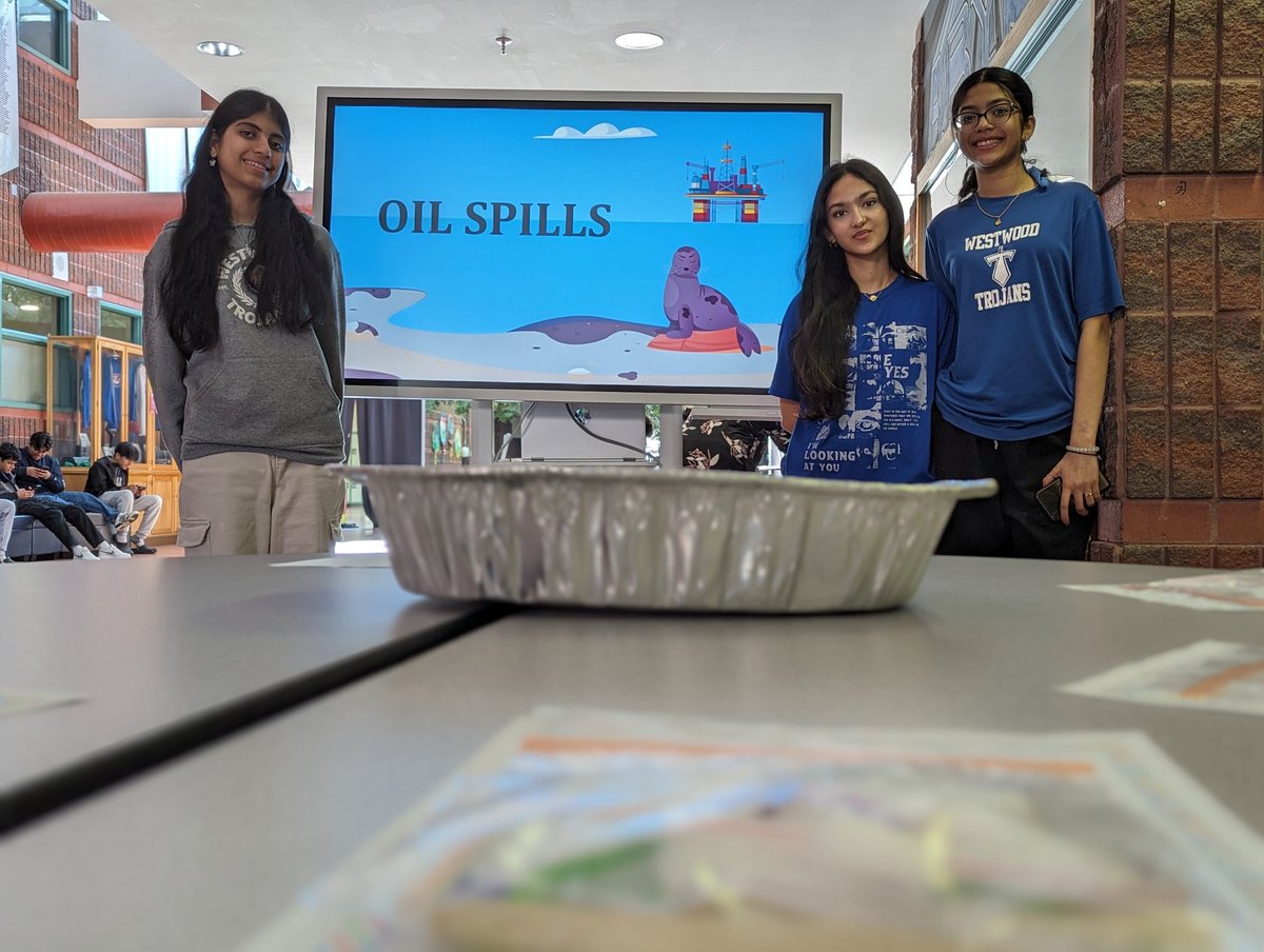 MrDulku's tweet image. #PowerUp #STEM camp morning activities all set & some of our @WestwoodGI student mentors are past attendees! ⚡ @WWhighschool @FMPSD #YMM