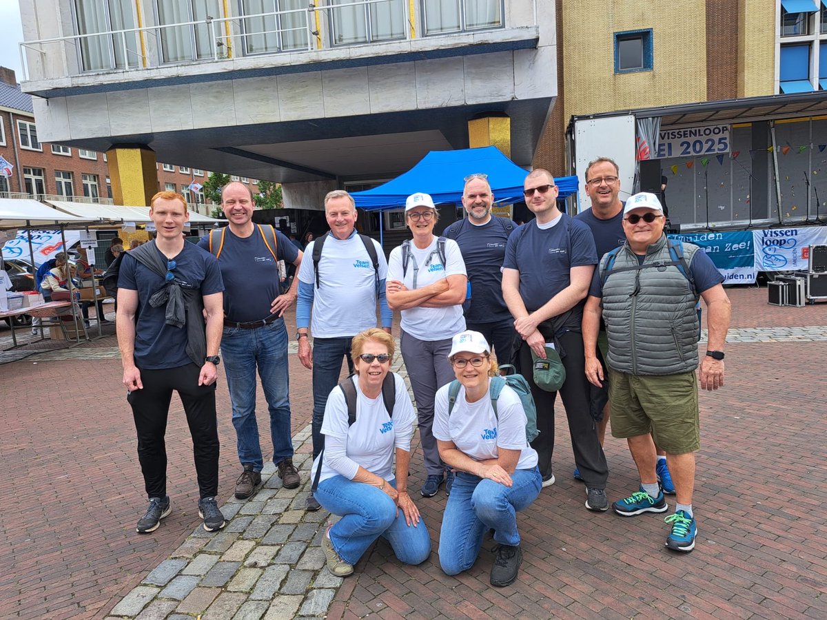 Team Velsen was weer present bij een geweldig evenement: de Vissenloop met ruim 2000 deelnemers! We liepen 15 kilometer (3 uur!) door de stromende regen voor het goede doel: KWF. De tocht van 24 gaat de geschiedenis boeken in!🥴 Dank aan de tientallen vrijwilligers: zo trots!👏👍
