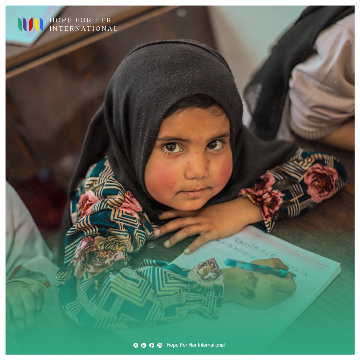 HopeForHerInt's tweet photo. Meet these young dreamers from Afghanistan, a place where many children grow up without knowing the peace and joy of a carefree childhood.

Your support can change their future. Don't let them be victims of war forever.

#SupportKids #MakeADifference #HopeForHerInternational https://t.co/eRbgkAImYu