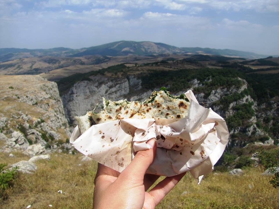 Traditional Artsakh Gengyalav hats (bread with greens) in our highlands. 
📷 August, 2015 
#Shushi, #Artsakh, #Nagorno_Karabakh
youtube.com/watch?v=5wIEab…